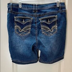 Faded Glory Jean Shorts Mid Rise Cuffed Stretch Embroidered Pockets Size 18W